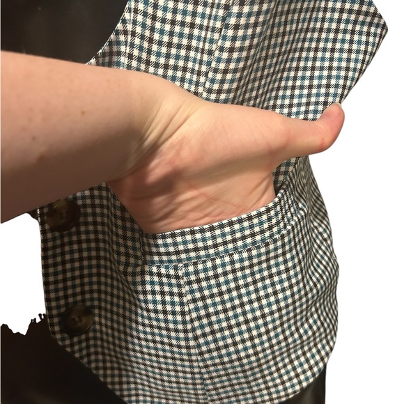Grace Karin vest with teal lining. Workable front pockets and adjustable back. - Picture 4 of 7